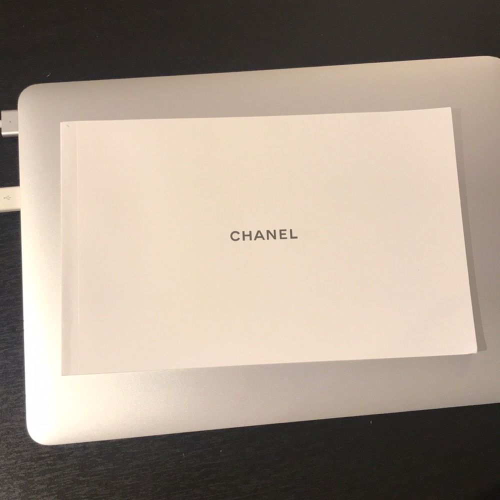 Chanel Le Sac Icône Booklet